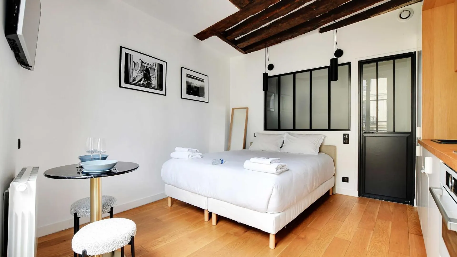 Charming A-c - 2p - Le Marais Apartman