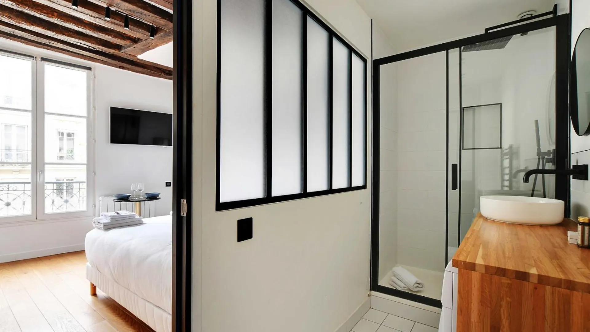 Apartman Charming A-c - 2p - Le Marais